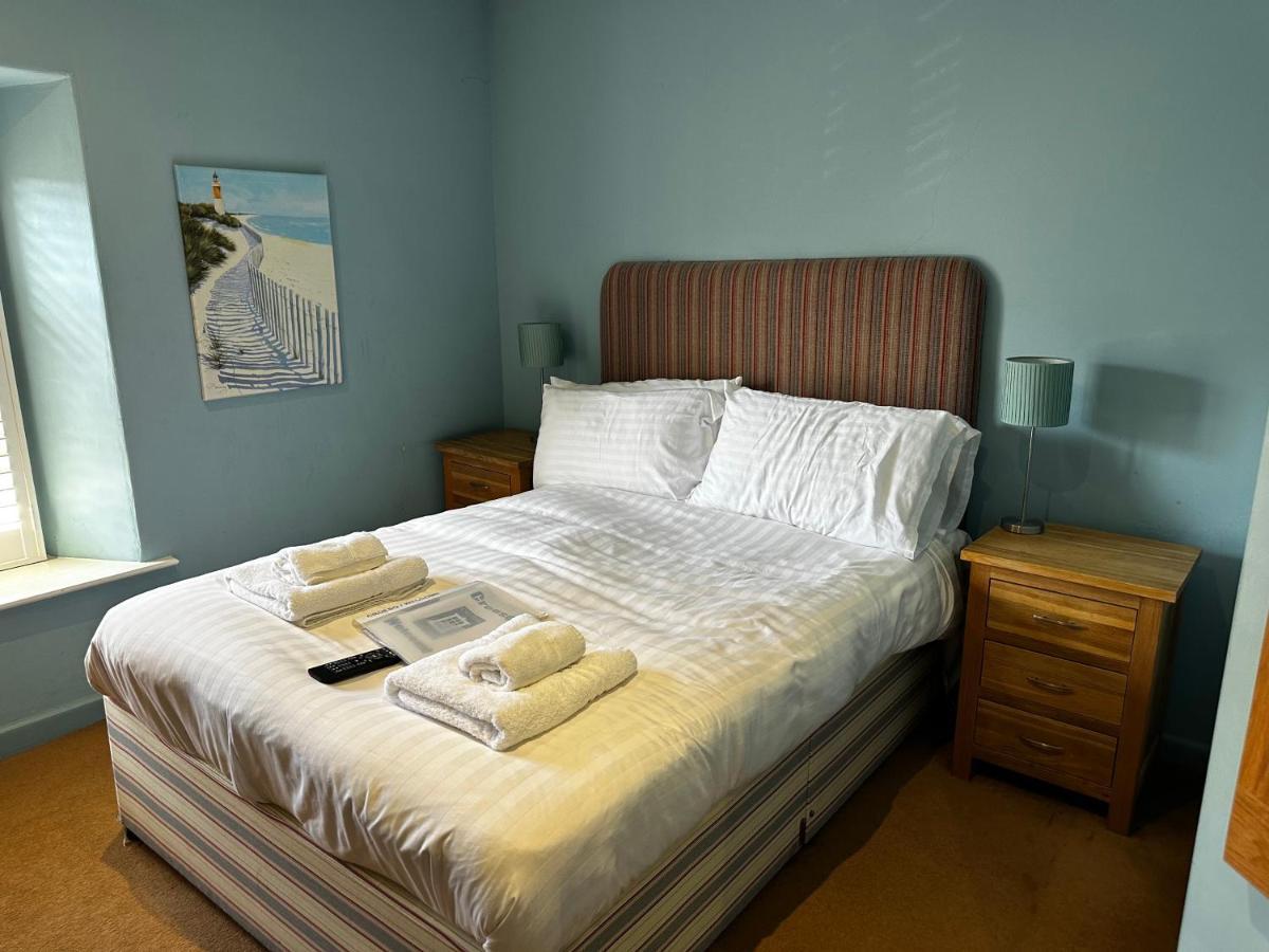 The Castle Hotel Aberaeron Esterno foto